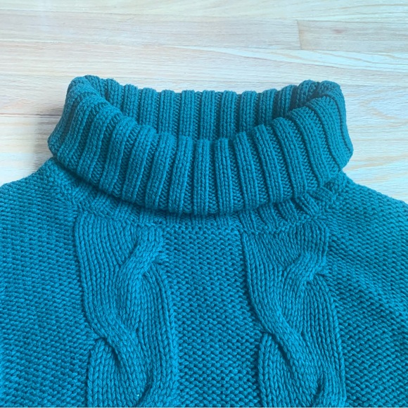 Green Cropped Knit Turtleneck - Picture 3 of 5